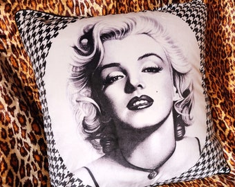 Miss Monroe On Buttery Soft Velvet Throw Pillow Cover - Sexy Marilyn Cushion Cover - Old Hollywood Glam