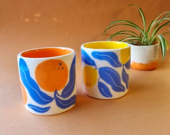 Tasse Orange et Citron sans anse céramique orange, jaune  et bleu, fabrication artisanale