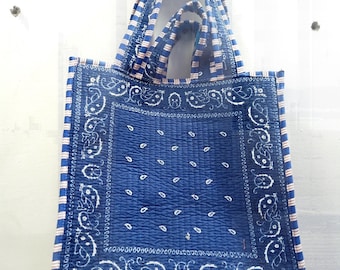 Borsa tote Bandhana in cotone blu, realizzata a mano, borsa a tracolla trapuntata a doppia striscia, borsa a mano con stampa etnica, borsa per la spesa riutilizzabile, regalo per lei