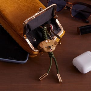 Porte-clés chien personnalisé | Portrait artisanal en résine écologique | Bijou de sac | Idée cadeau originale pour les amoureux des chiens