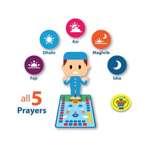 Puede incluir: Una alfombra de oraci&oacute;n azul con ilustraciones coloridas de las cinco oraciones diarias: Fajr, Dhuhr, Asr, Maghrib e Isha. La alfombra presenta una ilustraci&oacute;n de dibujos animados de una persona rezando y el texto "all 5 Prayers".