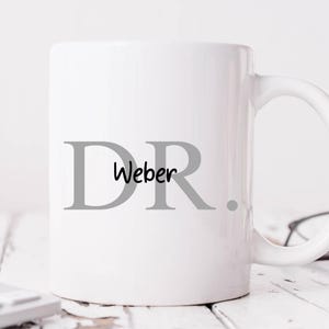 Presente de doutorado para o título de Dr. tese de doutorado doutorado universitário Dr. presente com nome médico caneca com nome médico personalizado presente