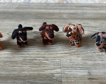 Mini Needle Felted Dachshund / Needle Felted Dog / Dog Breeds / Pet Portrait / Dollhouse Dog / Dog Gifts / Dog Art / Needle Felted Animal