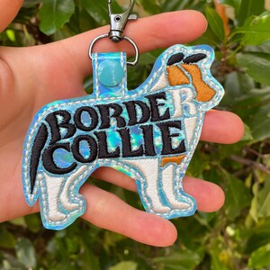 Llavero de Border Collie (color personalizado) Variación de pelo largo / Llavero bordado de raza de perro