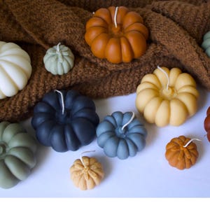 Vela de calabaza, vela con forma de calabaza, decoración de Halloween, decoración de otoño, vela con aroma a calabaza, velas de Halloween, decoración de mesa, decoración de otoño imagen 8
