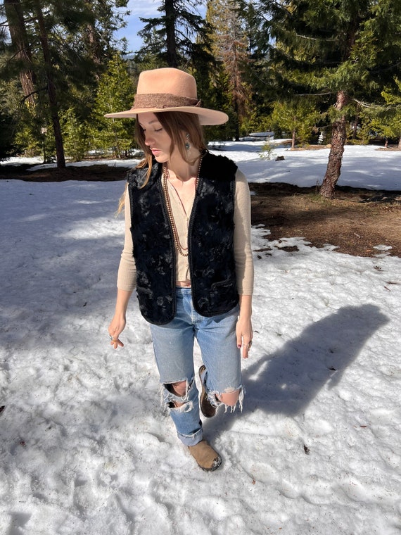 Black Fur Vest / Red Silk Lining / Size 
