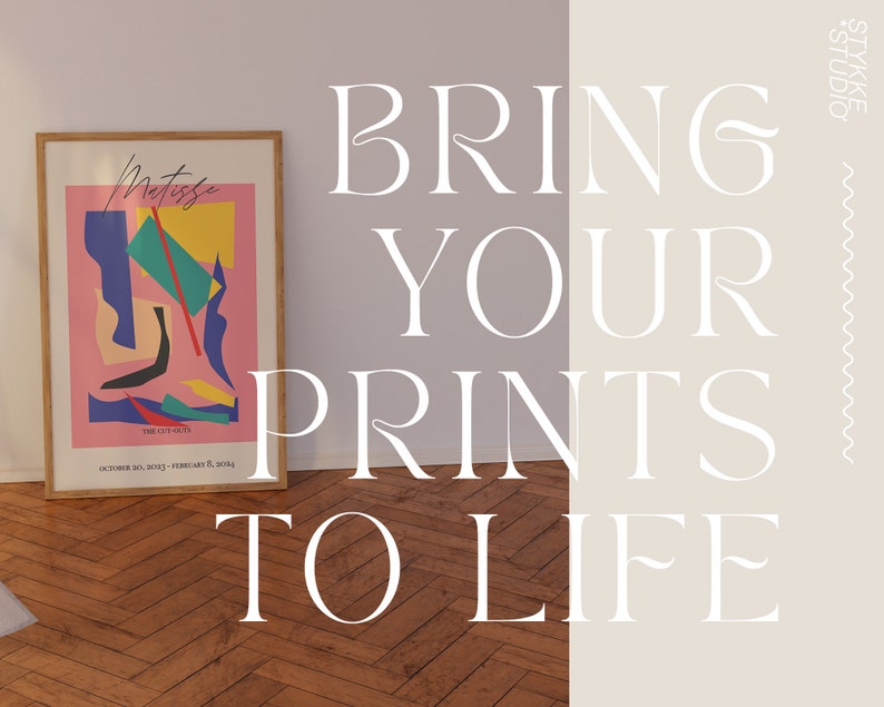 Puede incluir: Una impresi&oacute;n enmarcada con un dise&ntilde;o abstracto geom&eacute;trico en rosa, amarillo, azul y verde. La impresi&oacute;n se titula "Matisse" e incluye el texto "The Cut-Outs" y "October 20, 2015 - February 15, 2024". La impresi&oacute;n est&aacute; sobre un suelo de madera con el texto "BRING YOUR PRINTS TO LIFE" en blanco sobre un fondo beige claro.