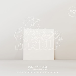 Maquette d'affiche en papier numérique, carte carrée DIN A, impression ISO, maquette d'oeuvre d'art pour peintures, maquette Photoshop, ombre personnalisable