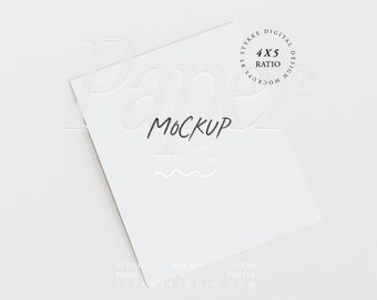 Mockup di carta 4:5 con colore di sfondo modificabile, poster digitale, stampa verticale di biglietti da visita, mockup di Photoshop per negozi d'arte