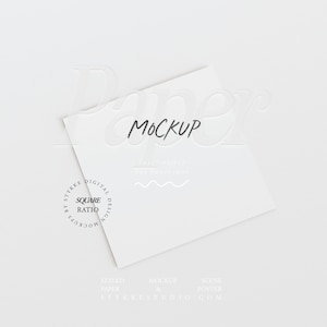 vierkante papieren mockup close-up met verwisselbare achtergrond digitale poster mockup kaart print artwork mockup voor drukkerijen Photoshop-mock-up