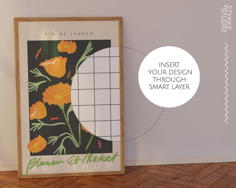 Puede incluir: Un p&oacute;ster enmarcado con fondo negro y un patr&oacute;n de cuadr&iacute;cula blanca. El p&oacute;ster presenta un dise&ntilde;o floral con flores naranjas y hojas verdes. El texto "Rio de Janeiro" y "Blumen at Market Art Shop" est&aacute; impreso en el p&oacute;ster.