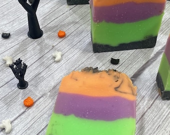 Midnight Coven | Handmade cold process vegan soap | Halloween Soap