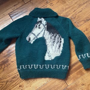 Handgestrickte Jacke, Pferde Design, 100 Prozent Wolle