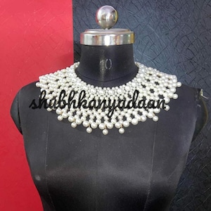 Blanco perla capa blusa cuerpo cadena hecho a mano diseñador confeccionado boda desgaste novia saree blusa con cuentas mujeres tela túnica indio artesano