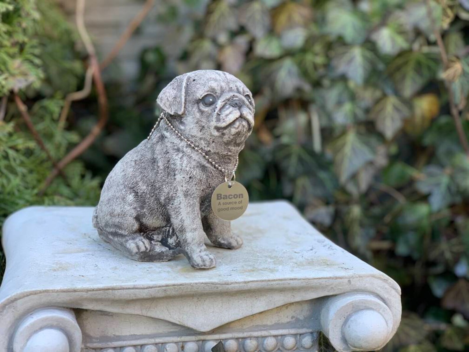 chinese pug statue