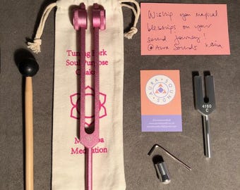 Stimmgabel 174 HZ Klangheilung Geschenkbox: Schmerz- & Spannungslinderung Gewichtete Pink Solfeggio Frequenz, Rosenquarz Fuß, 4160 HZ Angel stimmer