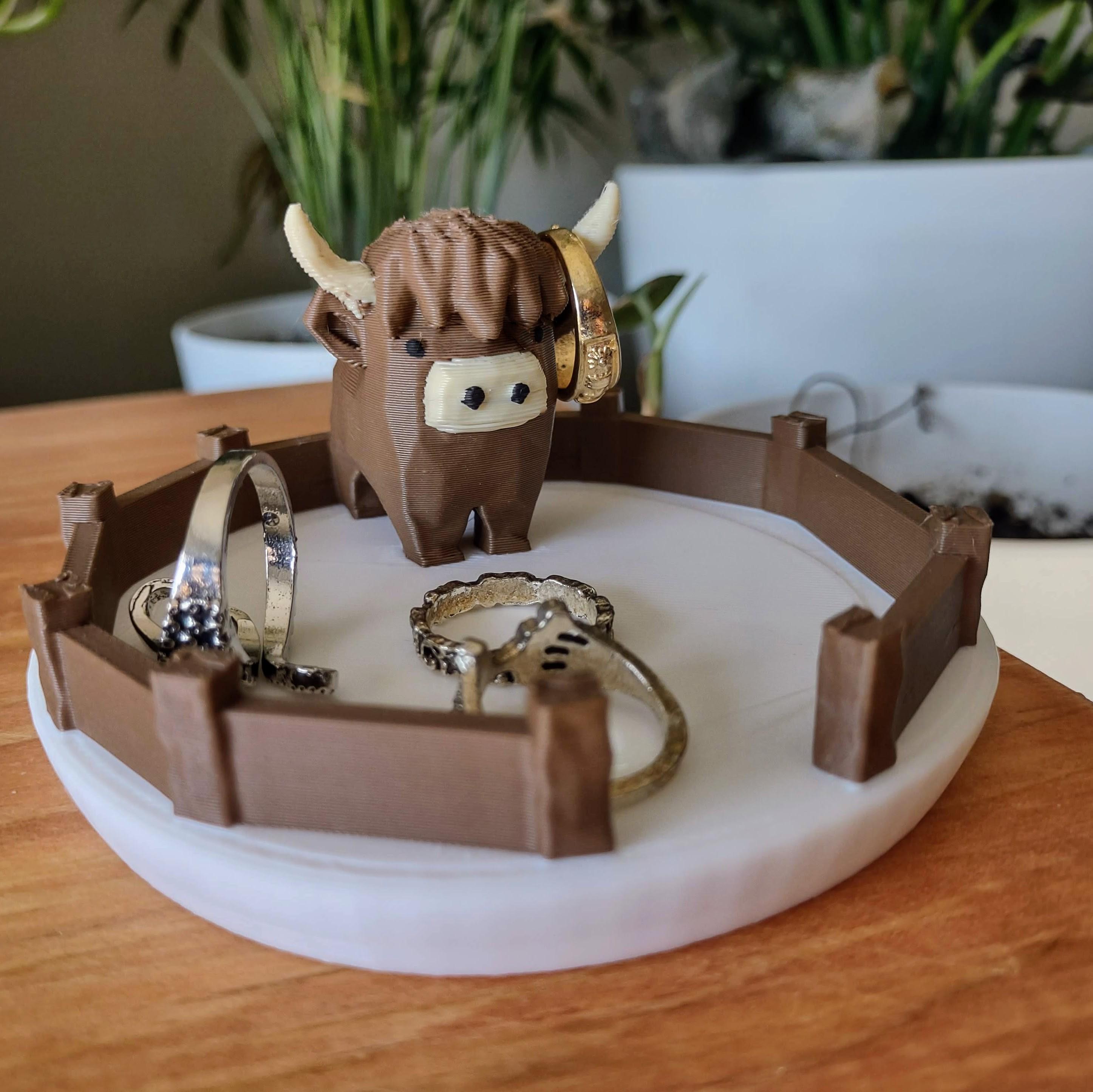 Highland Cow Ring Dish - Unique Cute Ring Holder for Ring Display - Highland Cow Decor Gift Ring Organizer- 3D printed plastic