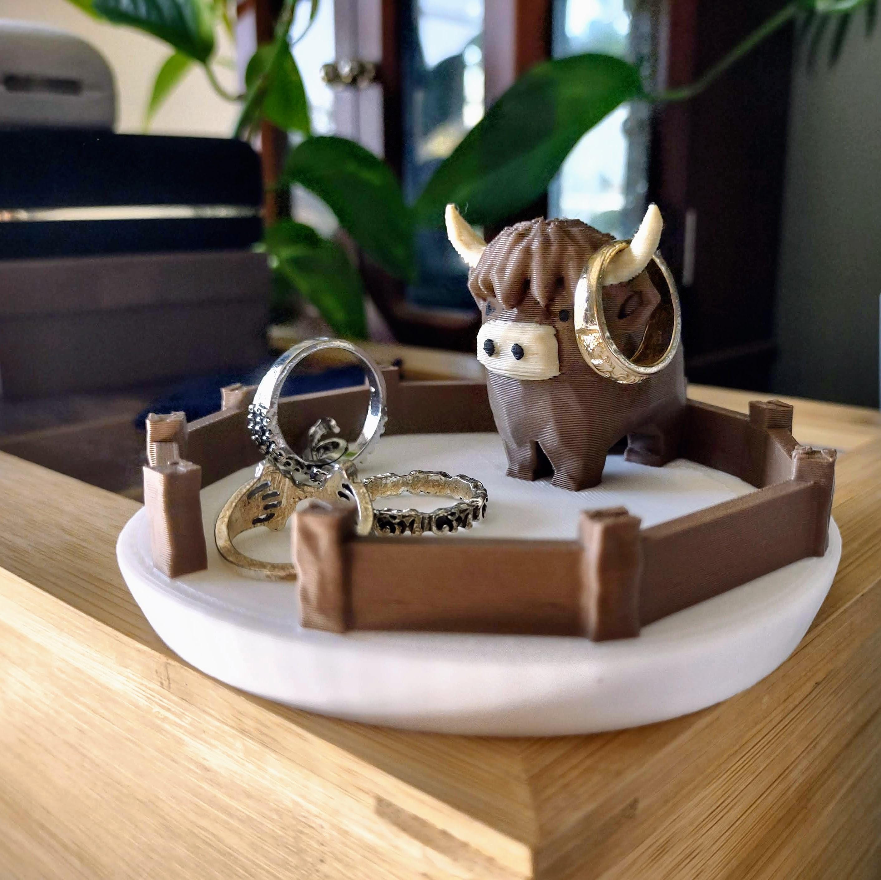 Highland Cow Ring Dish - Unique Cute Ring Holder for Ring Display - Highland Cow Decor Gift Ring Organizer- 3D printed plastic
