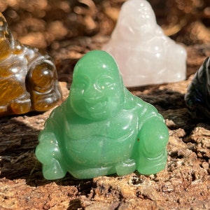 Figurine de bouddha en cristal sculpté à la main : améthyste, quartz, aventurine