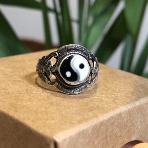 Vintage Silver Yin Yang Black White ring size 53