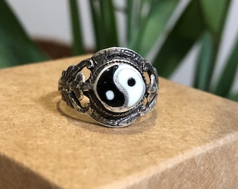 Vintage Silver Yin Yang Black White ring size 53