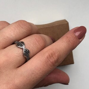 18,3mm Twisted Infinity Silver Ring