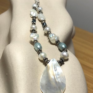 Real Freshwater Pearls and Shell Mother-of-Pearl Vintage Necklace