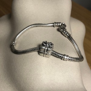 Old style 18cm Authentic Pandora Bracelet and Gift Bead