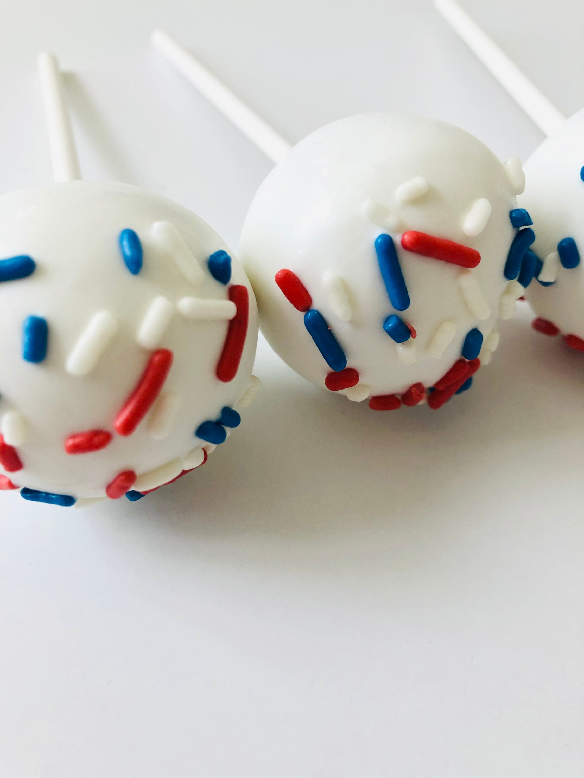 Celebrate 4th of July with Delicious Cake Pops