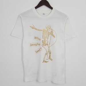 Vintage Barbara Kruger Skeleton Design T-shirt