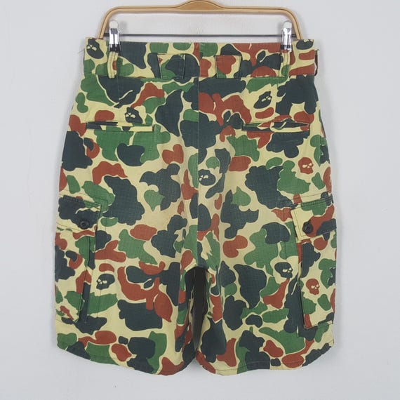Vintage Satan Arbeit Skull Camo Shorts Pants View 2