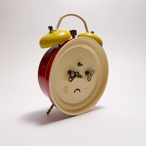 Vintage Bradley Mickey Mouse Double Bell Alarm Clock Made in Germany in the 1980s. image 4