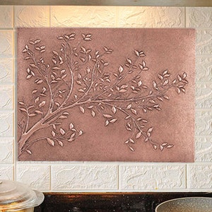 Piastrella paraschizzi in rame goffrato: paraschizzi da cucina con rami d&#39;albero (23,6&quot;x31,5&quot;)