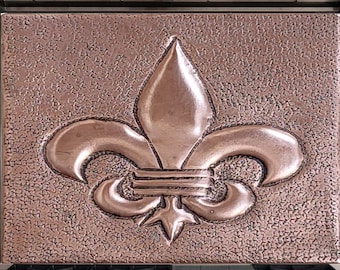 Fleur De Lis Arte da parete in rame francese, Fleur De Lys Simbolo Decorazione da parete in stile vittoriano, Piastrella da parete per interni ed esterni, Piastrella in rame fatta a mano