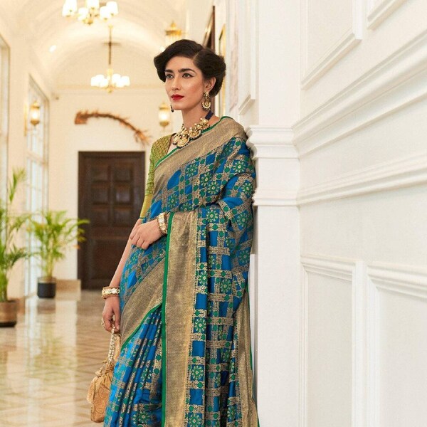 Dazzling Maroon Handloom Patola Soft Silk Saree main image 1
