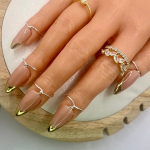 Appuyez sur les anneaux d'ongle France - Main Image