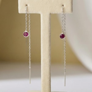 Rubin Einfädler Ohrringe 925 Sterling Silber | Zierliche Kettenanhänger | Juli Geburtsstein | Minimalistischer Schmuck