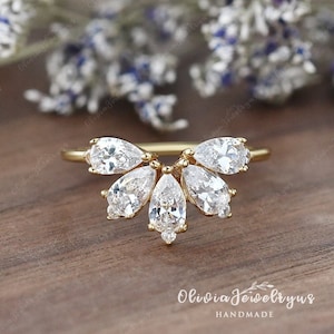 Flower Pear Shaped Moissanite Chevron Band Bridal Stimulated Diamond V Shaped Unique Cluster Band Yellow Gold Wedding Stacking Matching Ring