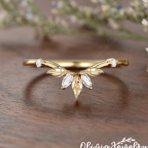 Vintage Leaf Wedding Band One of a kind Custom Fit Ring Matching Women Ring Unique Moissanite Vine Stacking Yellow Gold Delicate Leaf Ring