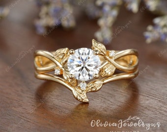 Solitaire 1CT Moissanite Engagement Ring Yellow Gold Bridal Ring Set Vintage Leaf Stacking Ring 14K/18K Solid Gold Ring Chevron Wedding Ring