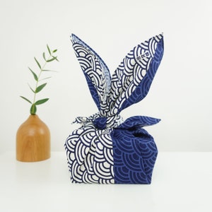 Furoshiki, Japanese Wrapping Cloth, Furoshiki Gift Wrap, Navy and White Waves, 50cm x 50cm