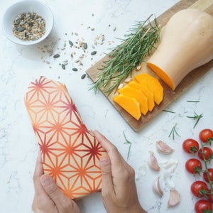 Beeswax food wraps with butternut squash and vegetables
