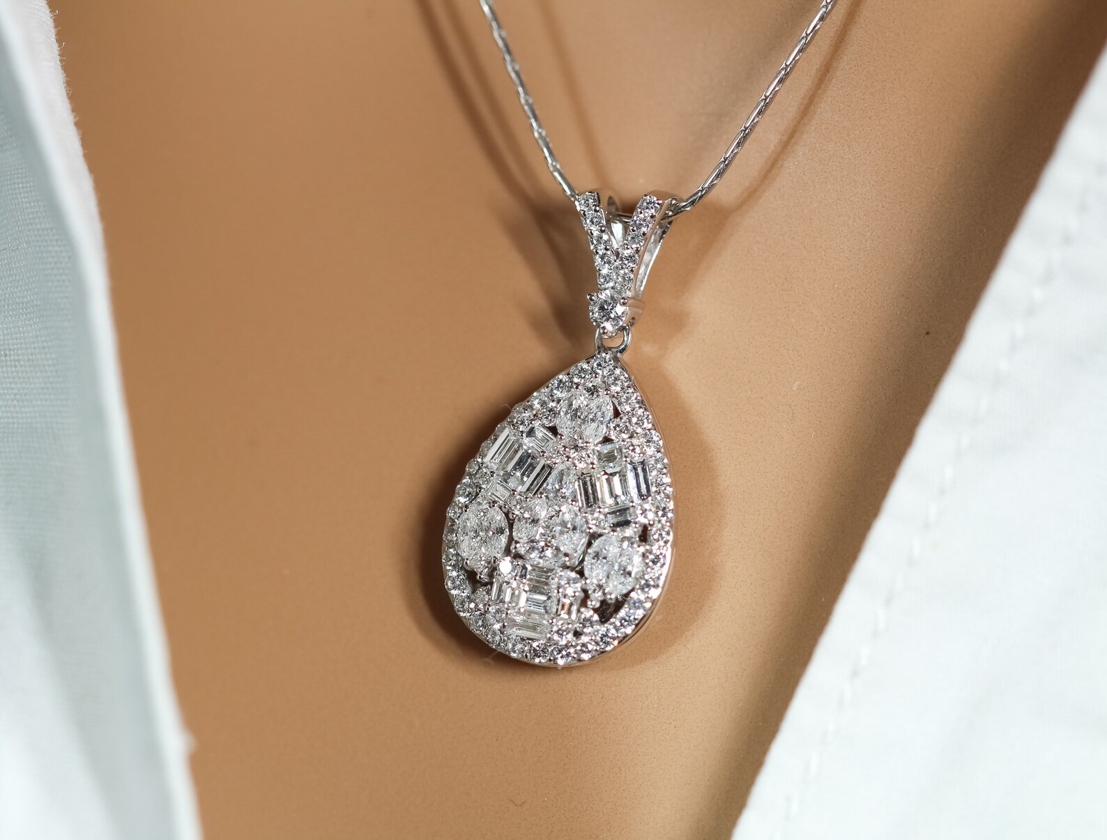 Pear diamond necklace Clearance