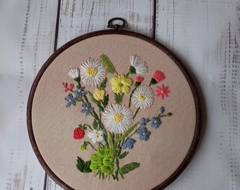 Daisy embroidery kit, Embroidery pattern PDF, Botanical hand embroidery design