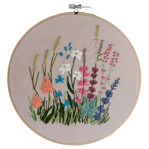 Weide bloemen borduurpatroon, Beginner Borduurpatroon PDF, Borduurhoepel Art DIY, Bloemen handborduurontwerp
