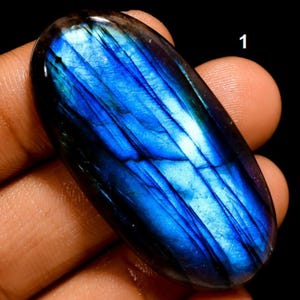 Faszinierender blauer Labradorit-Edelstein mit spielerischem blauem Blitz, perfekt für die Schmuckherstellung, Kunsthandwerk, natürlicher blauer Labradorit-Cabochon