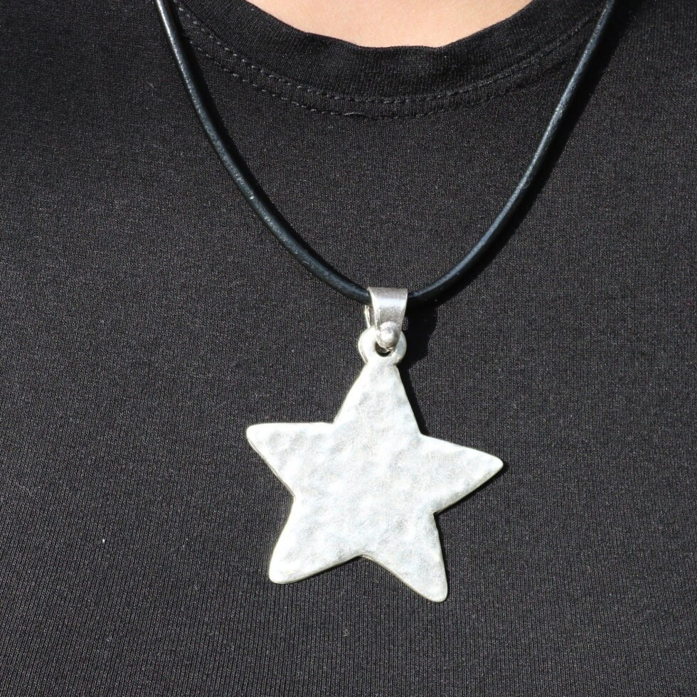 Large silver star best sale necklace