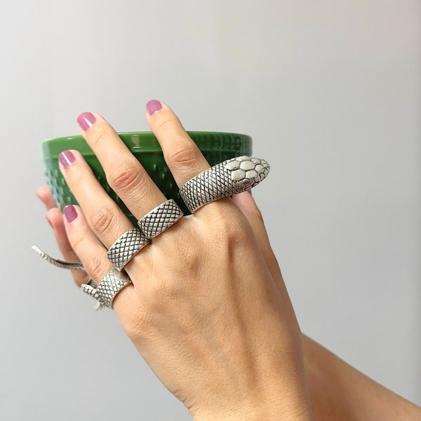 Silver Snake Ring, Set of 4 Snake Rings, Stacking Animal Rings, Standard Ring Covering the Whole Hand, Gift for Animal Lovers, 1 Pcs, R181