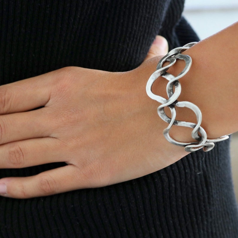 Twister Bangle Bracelet, Silver Open Cuff Bracelet, Wide Swirl Cuff Bracelet, Large Ethnic Bracelet, Antique Silver Plated Bracelet bild 3