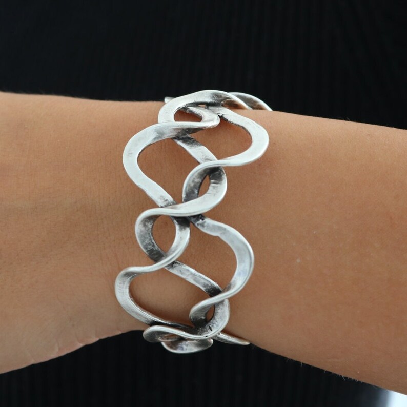 Twister Bangle Bracelet, Silver Open Cuff Bracelet, Wide Swirl Cuff Bracelet, Large Ethnic Bracelet, Antique Silver Plated Bracelet bild 5